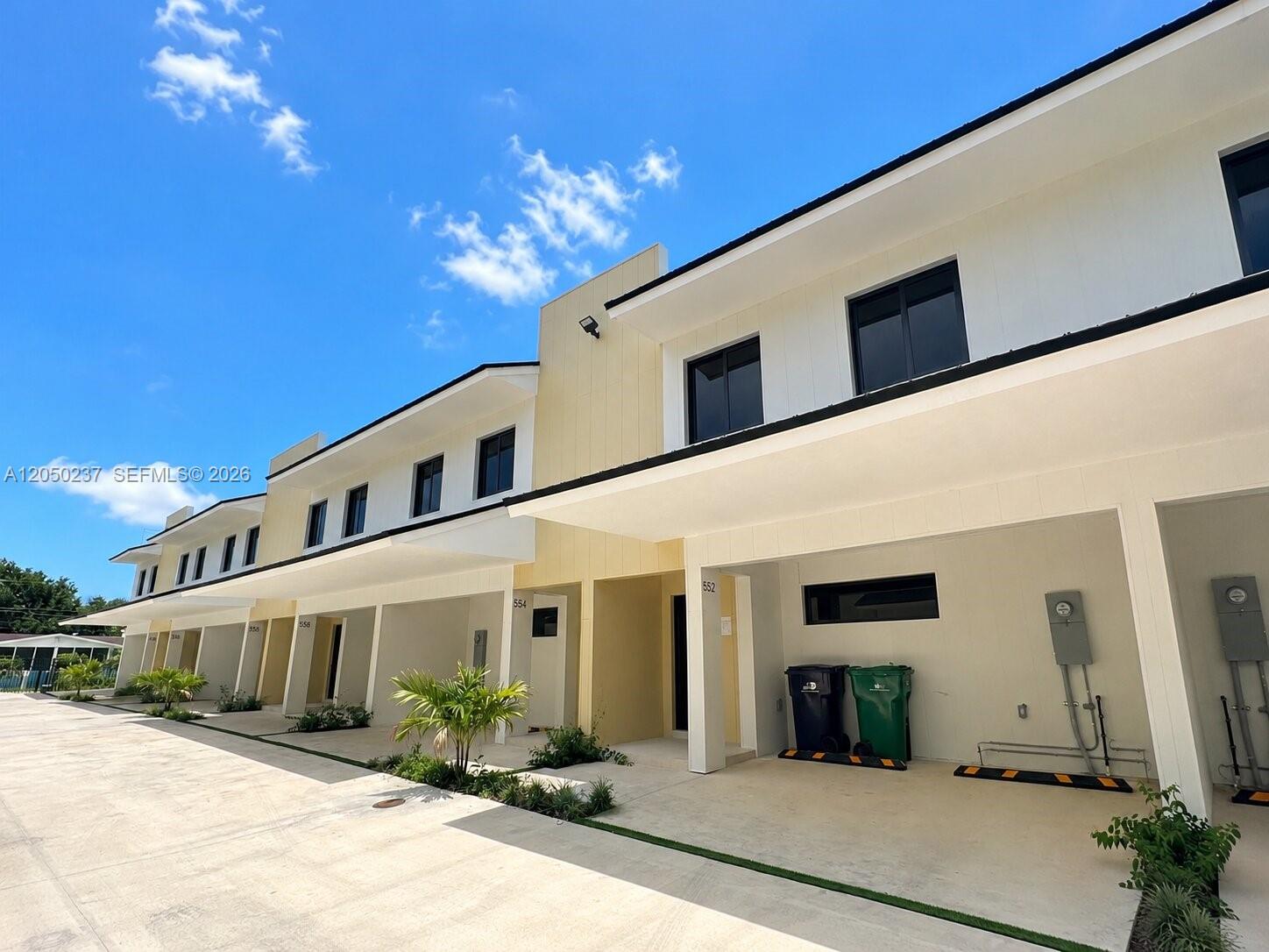 552 NW 7th Street