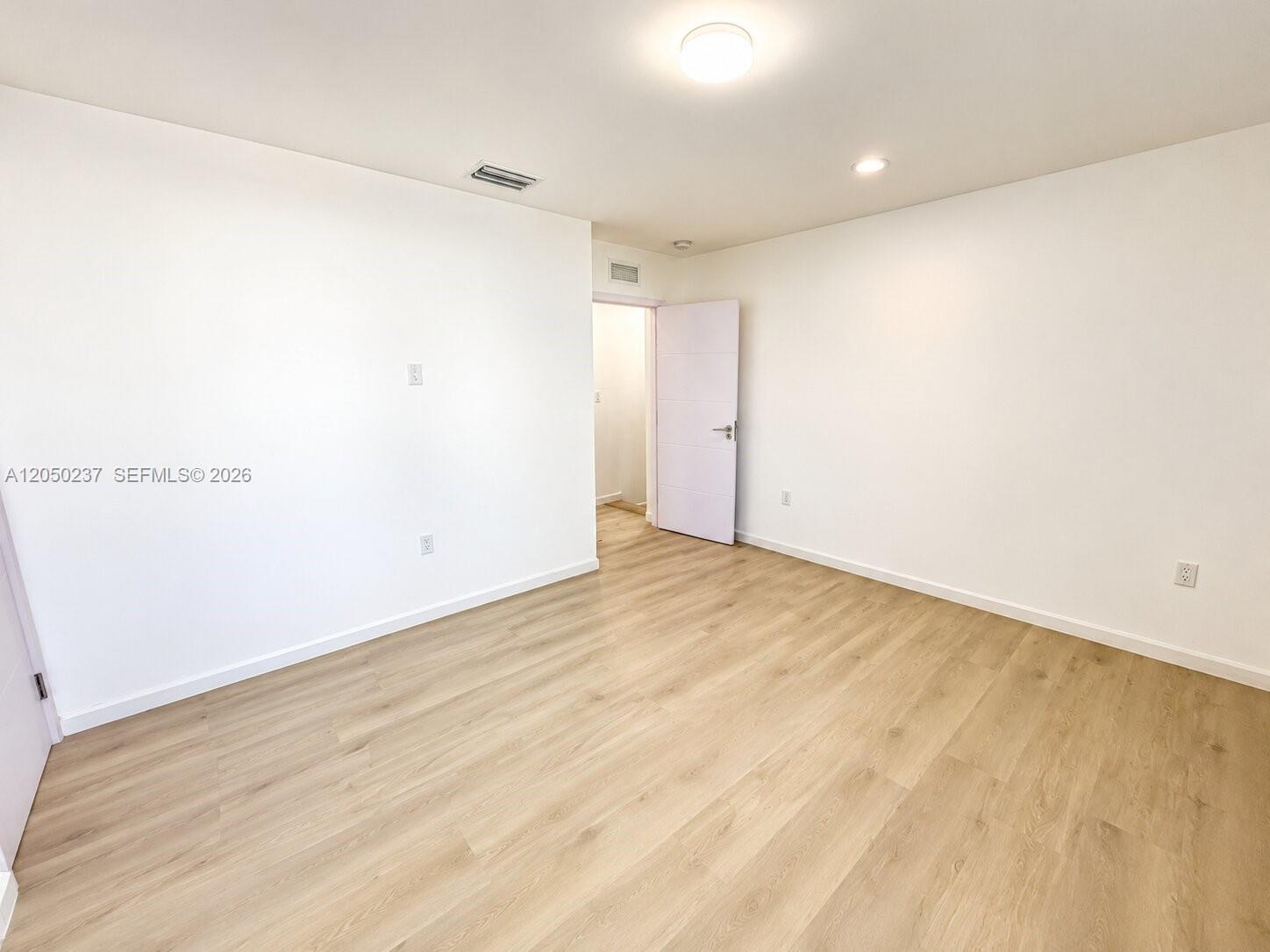 552 NW 7th Street