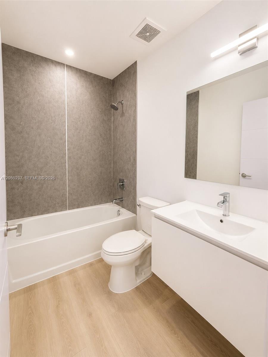 552 NW 7th Street