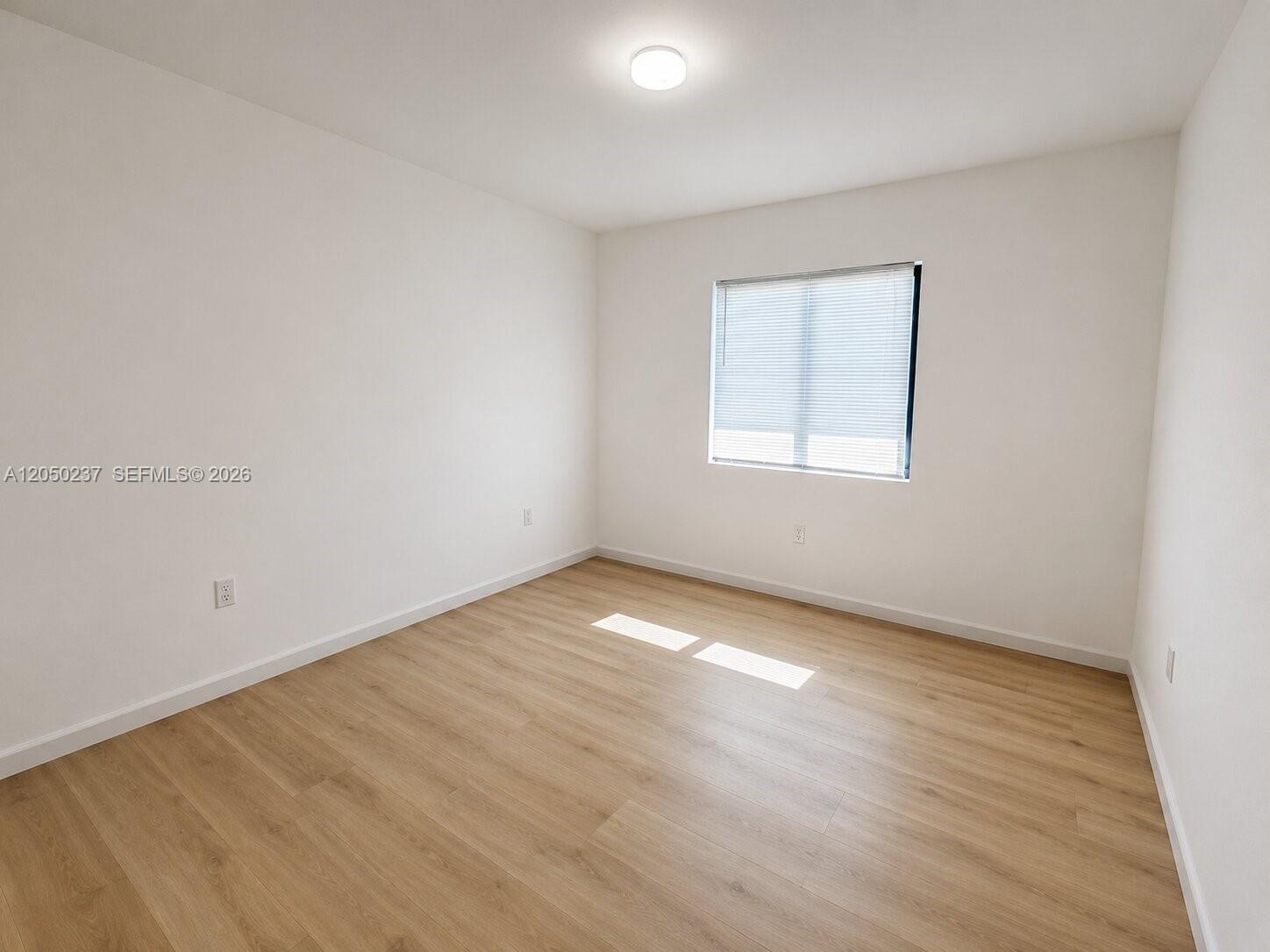 552 NW 7th Street