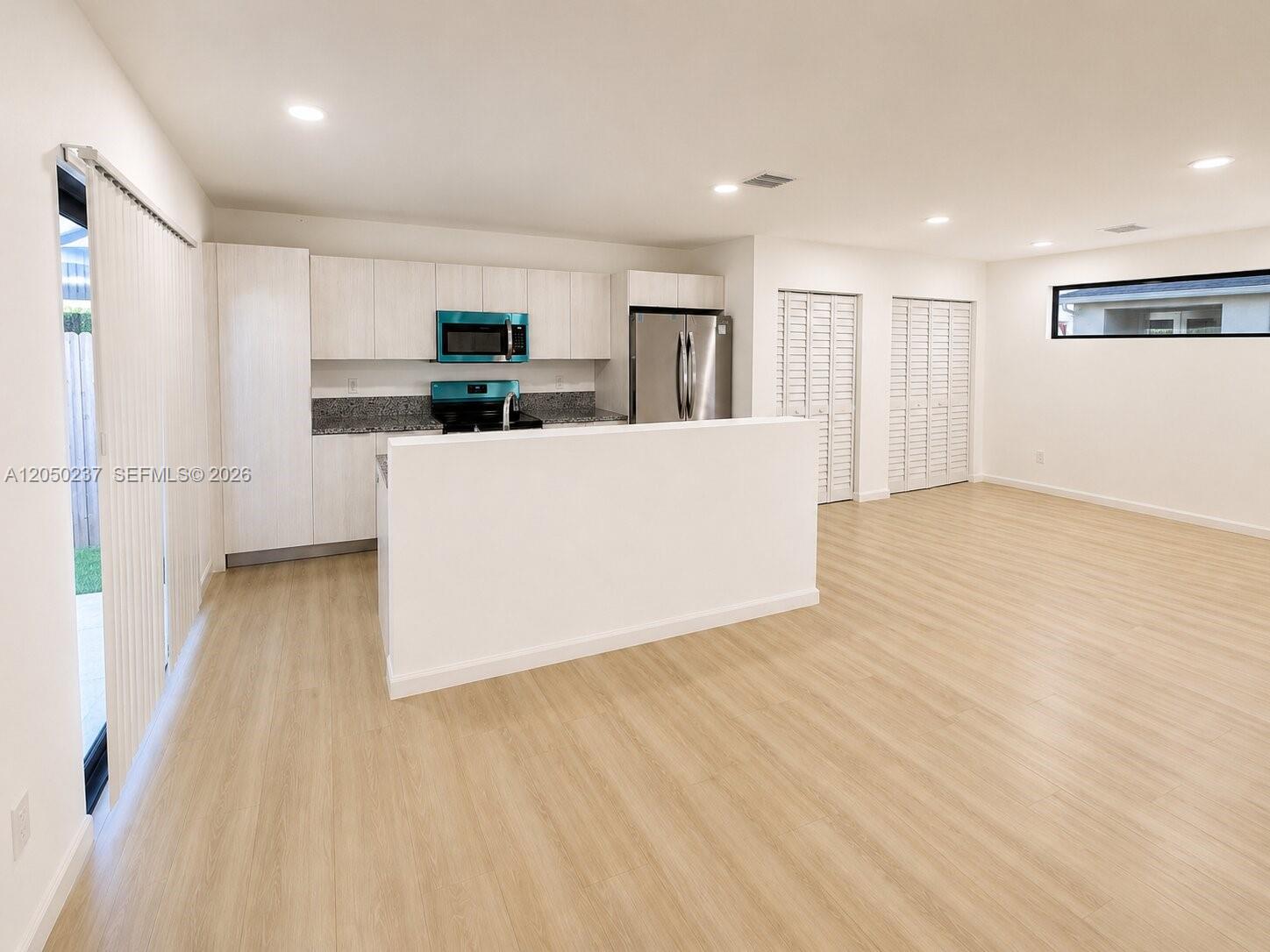 552 NW 7th Street