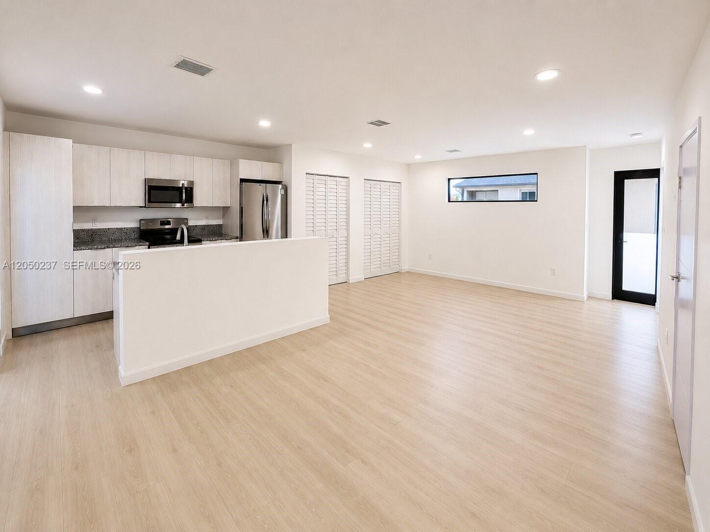 552 NW 7th Street
