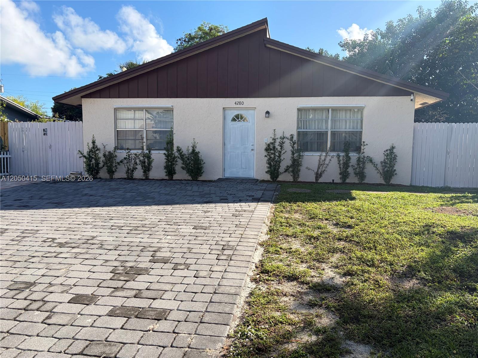 4280 N Dixie Highway