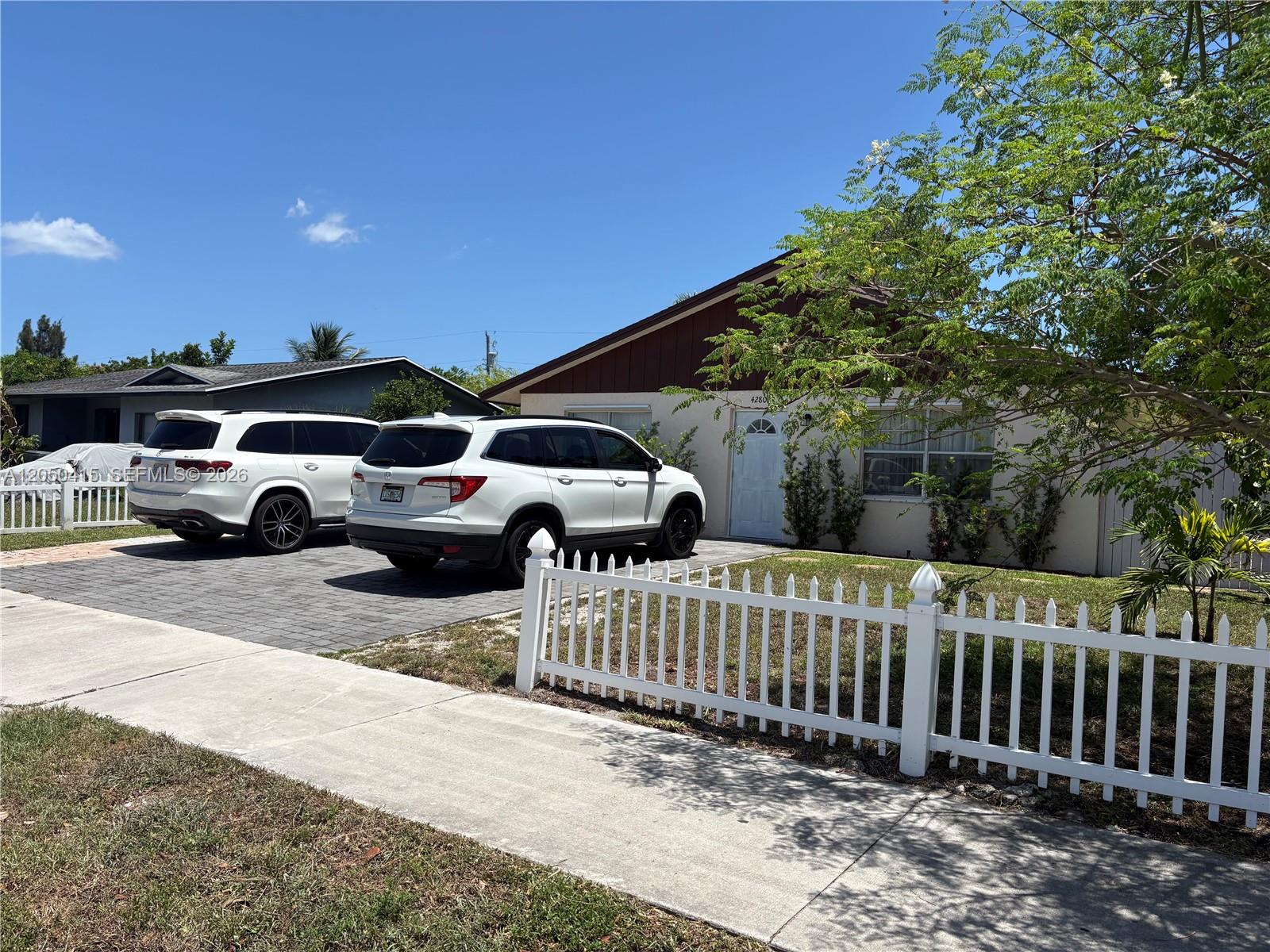4280 N Dixie Highway