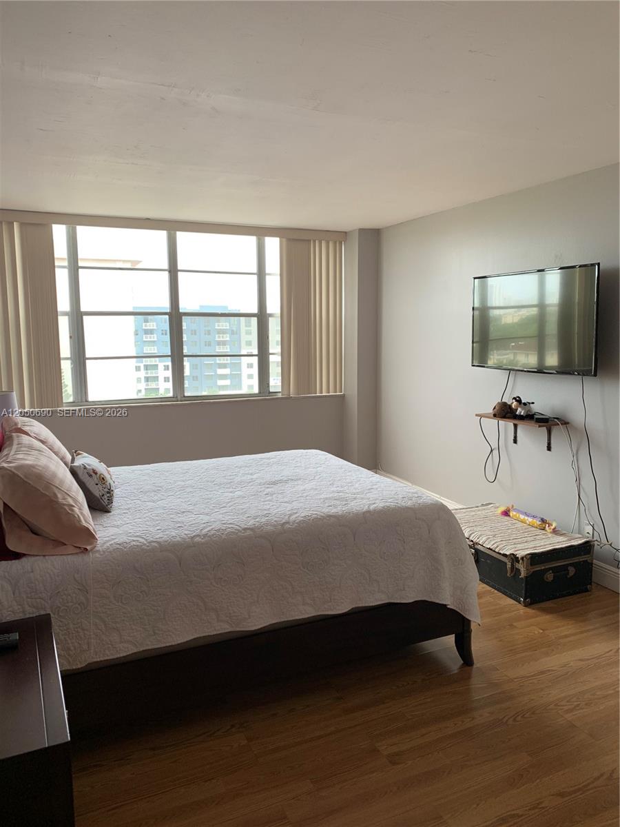 2025 NE 164th Street