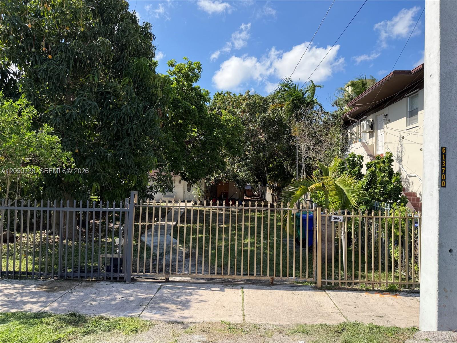 3555 SW 23rd Street