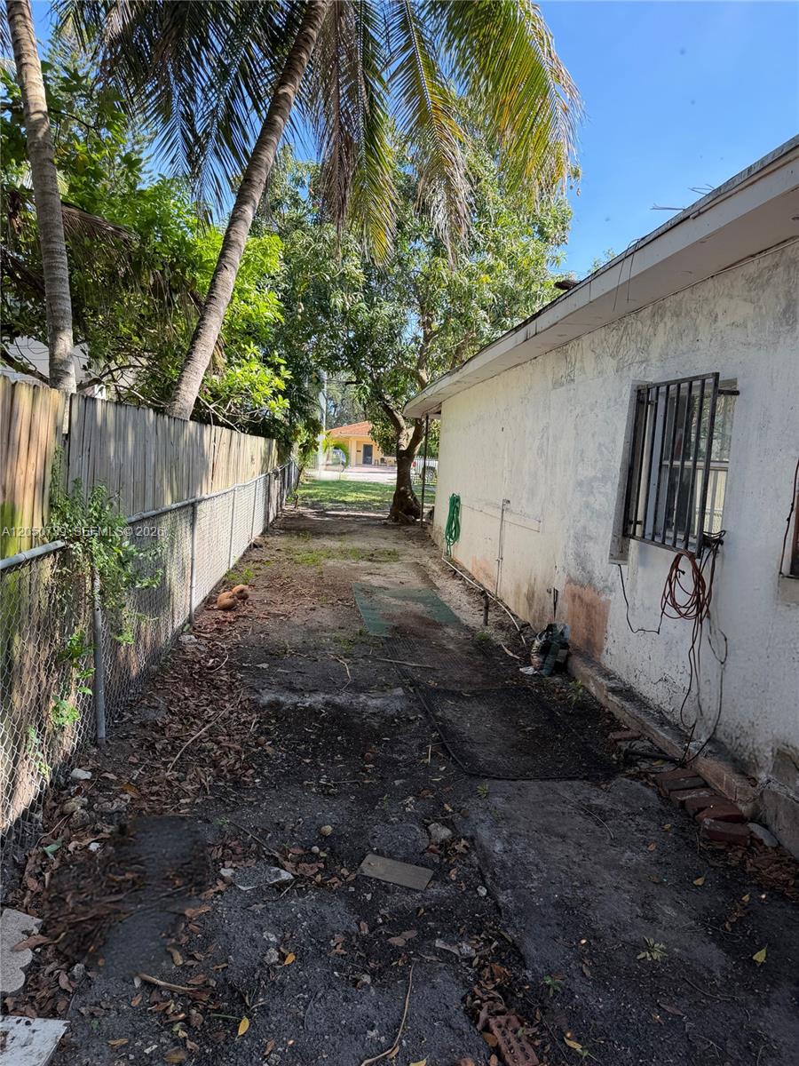 3555 SW 23rd Street