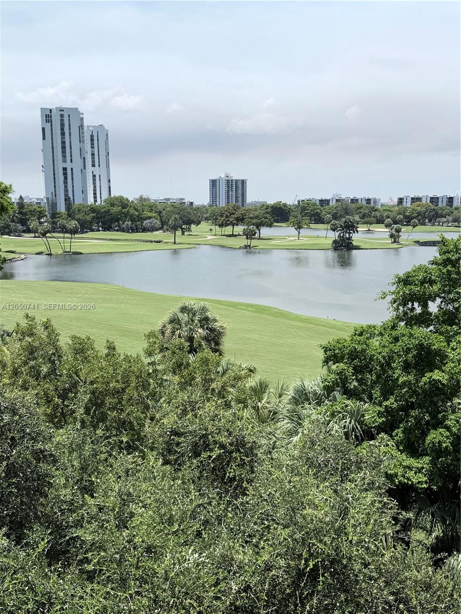 20000 E Country Club Drive