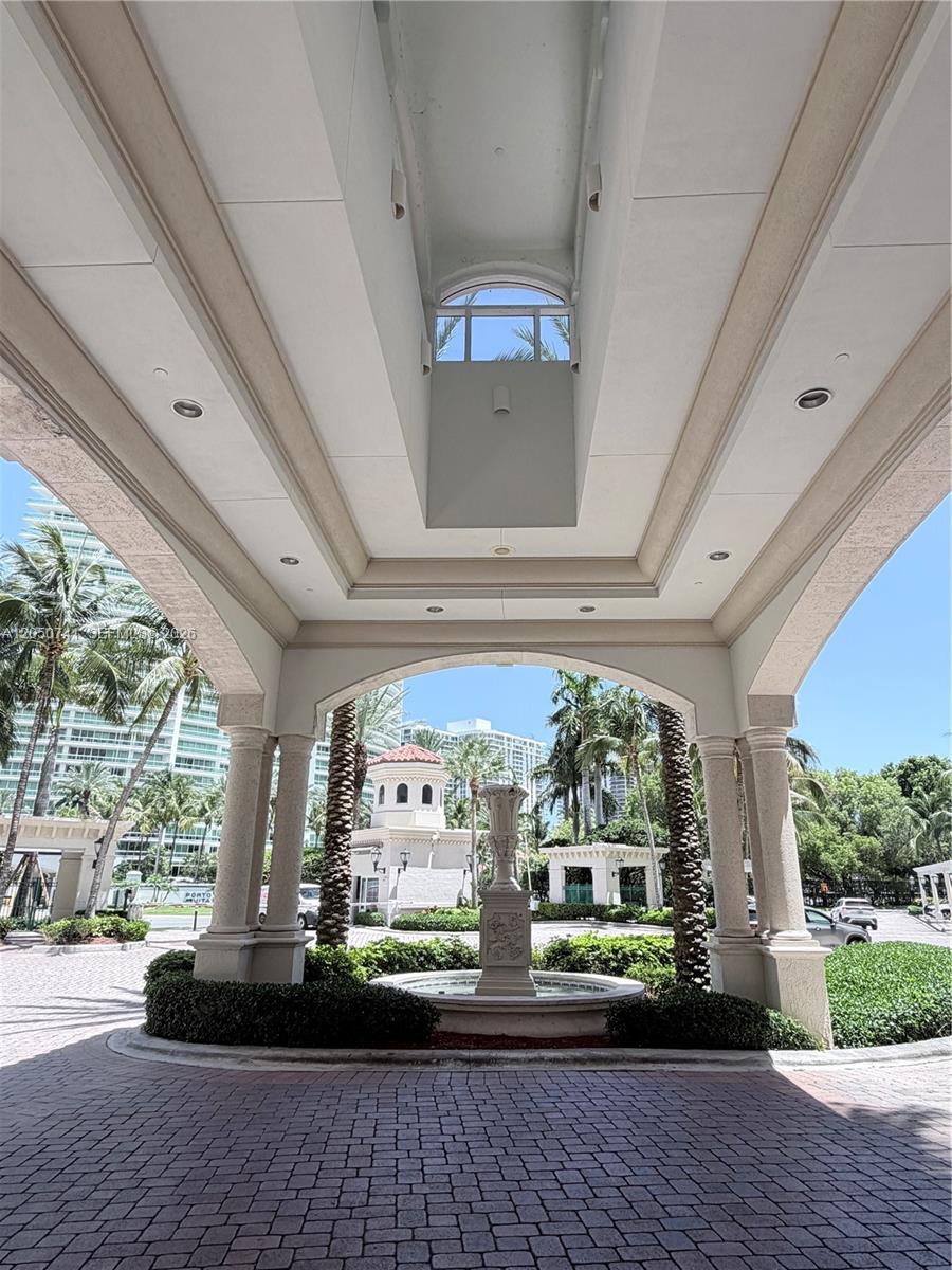 20000 E Country Club Drive