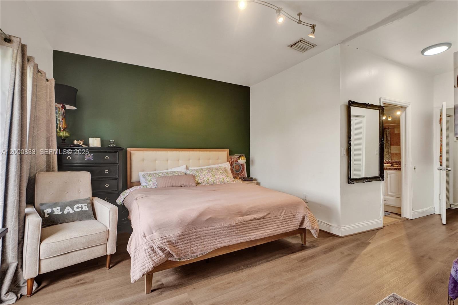 2404 NE 135th Street