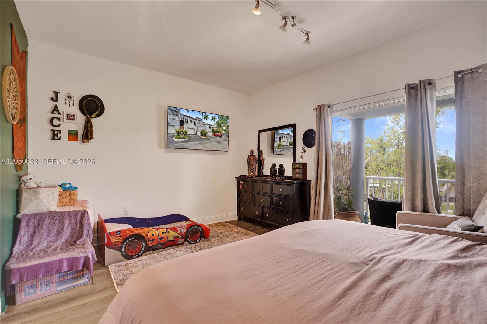 2404 NE 135th Street
