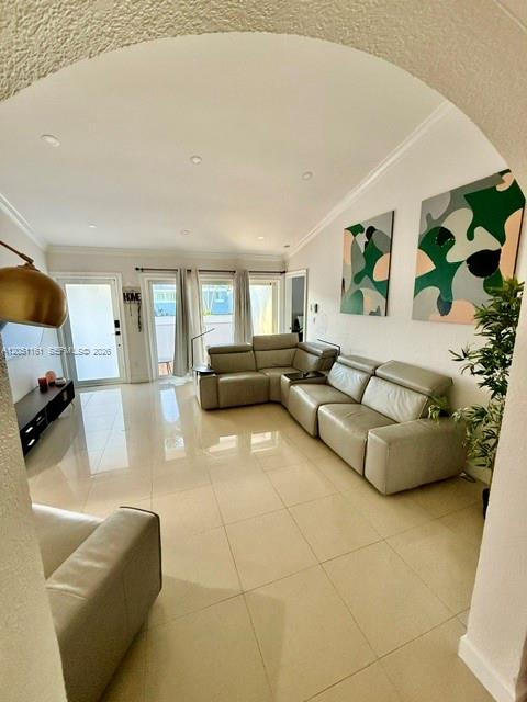 10350 SW 208th Terrace