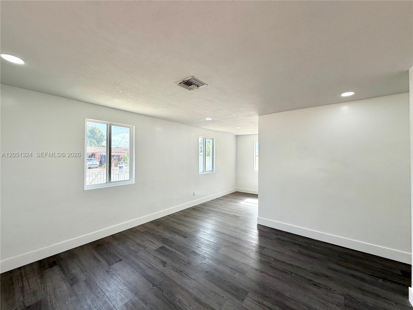 685 SE Park Drive