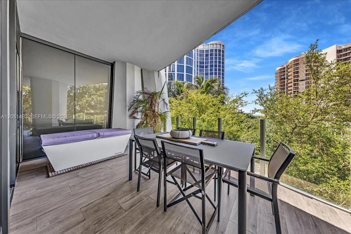 2831 S Bayshore Drive
