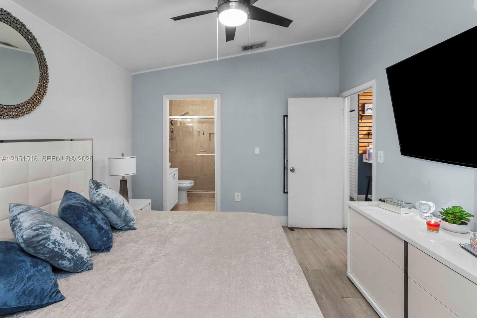 2884 W 75th Street