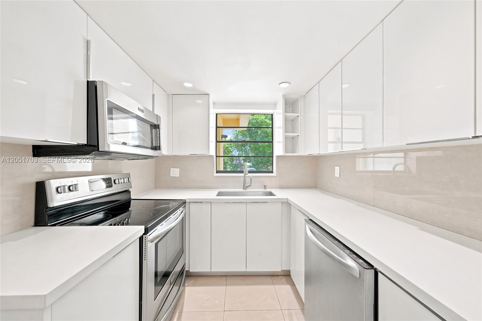 9674 Fontainebleau Boulevard