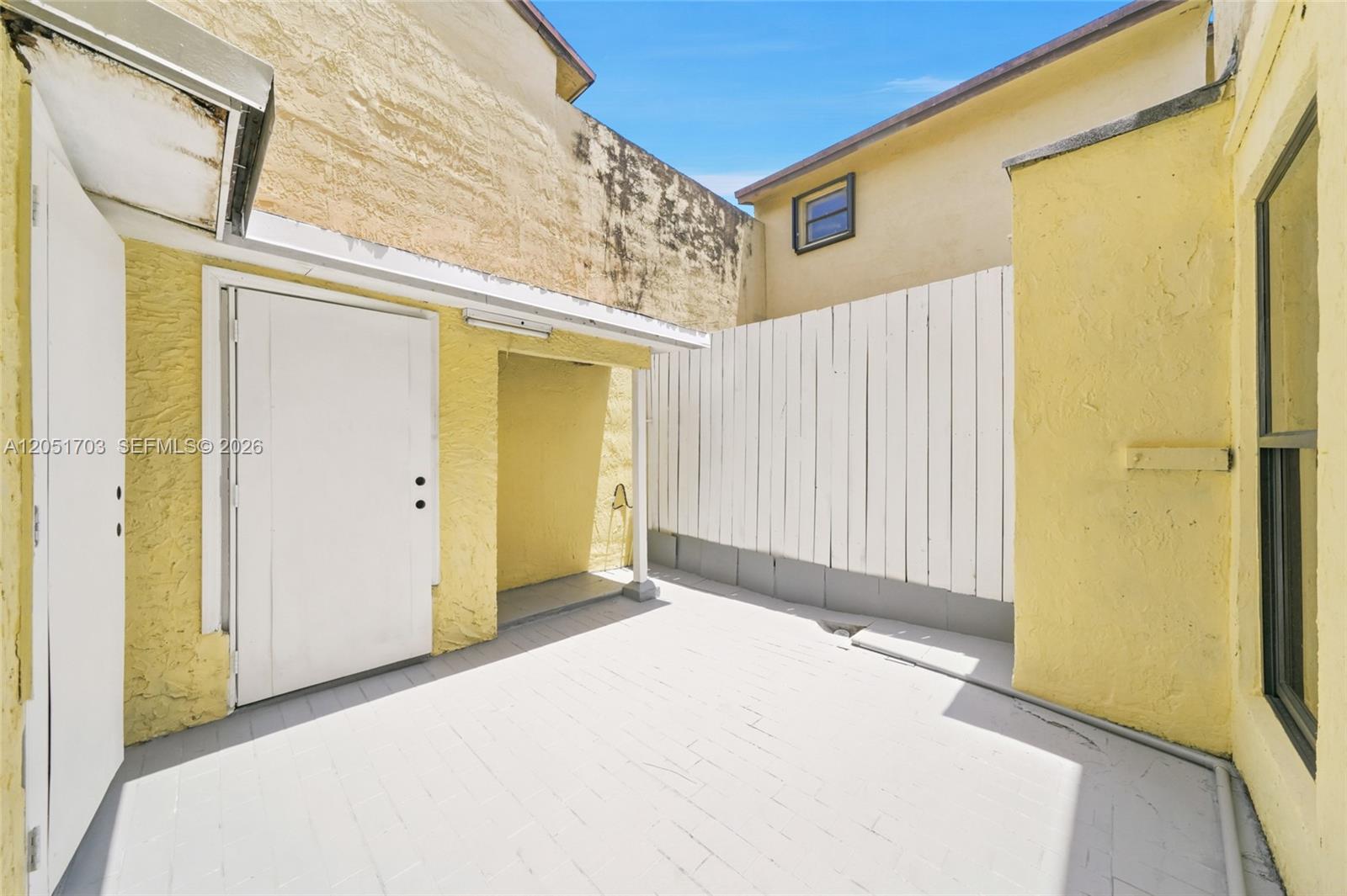 9674 Fontainebleau Boulevard