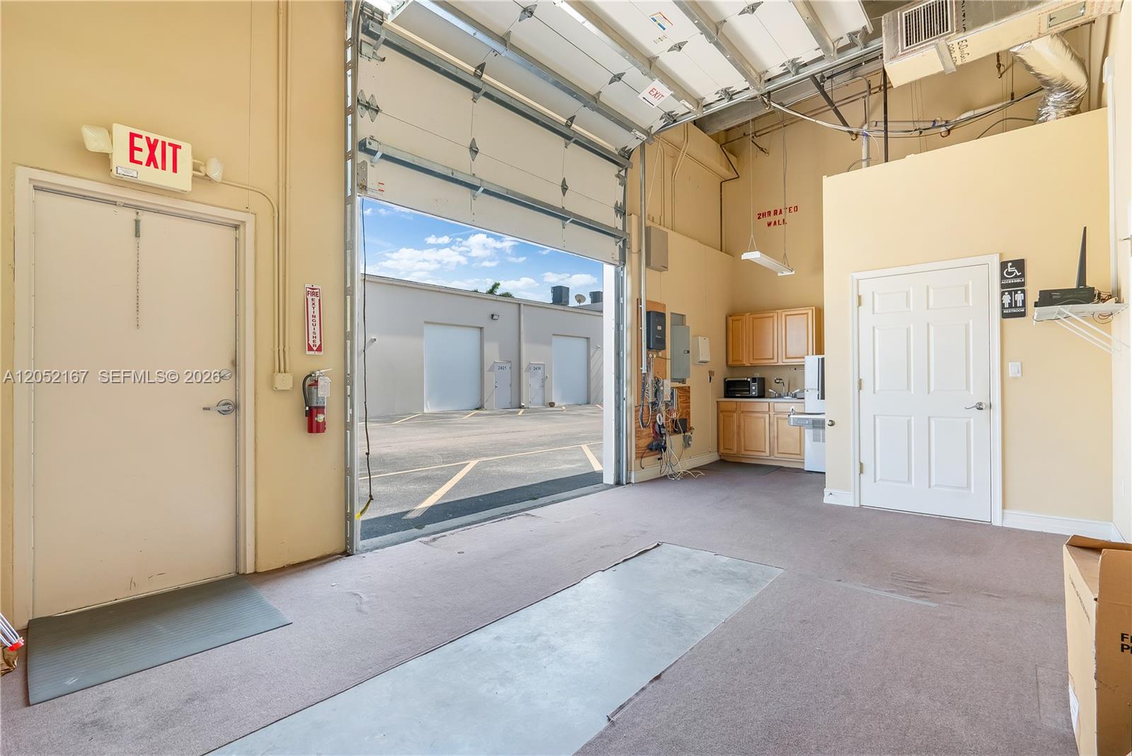 2455 Quantum Boulevard gallery image #23