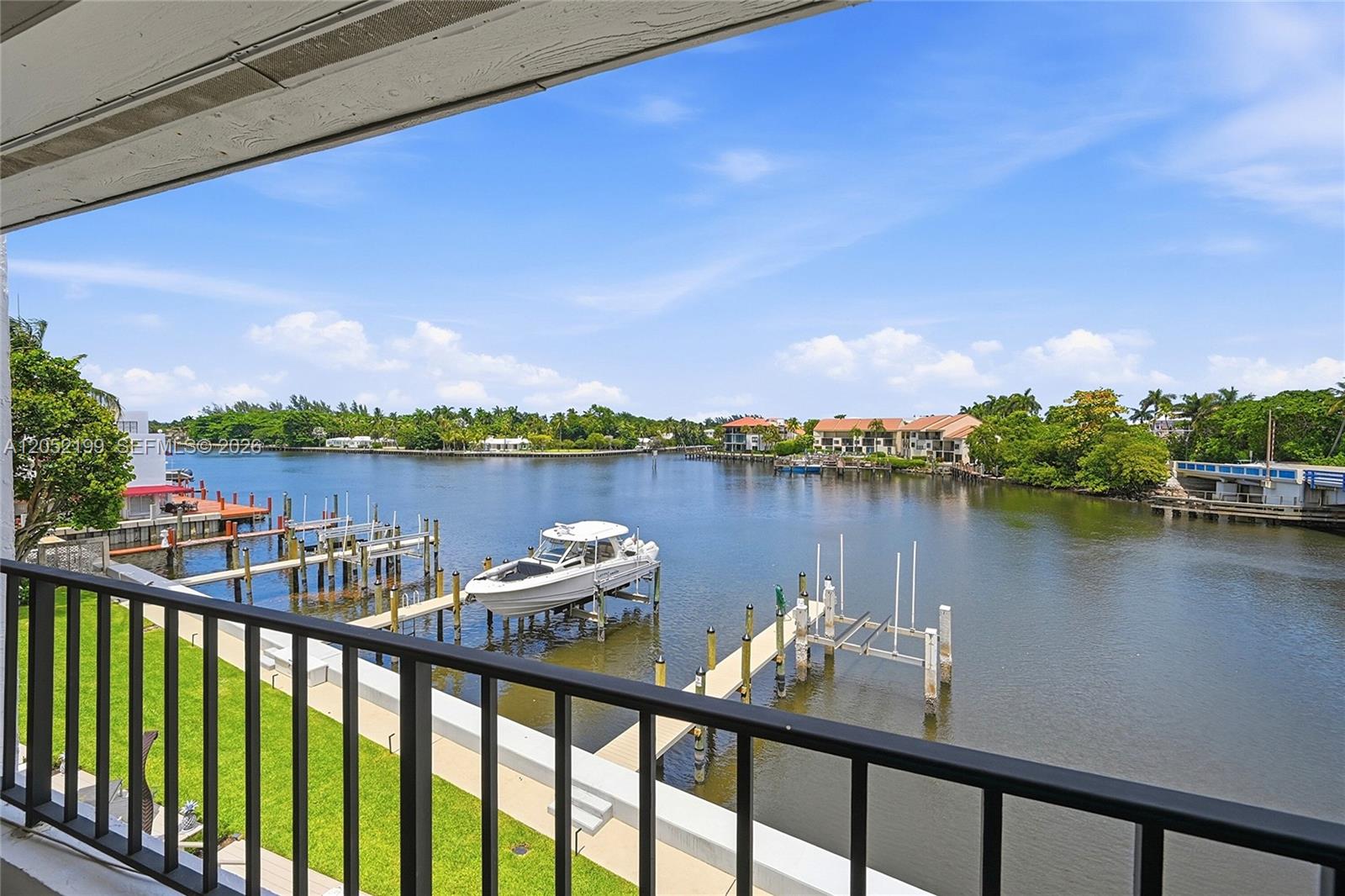 801 Palm Trail