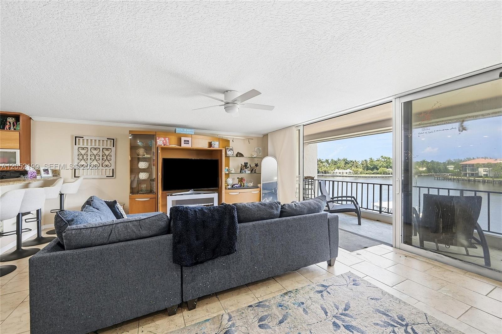 801 Palm Trail