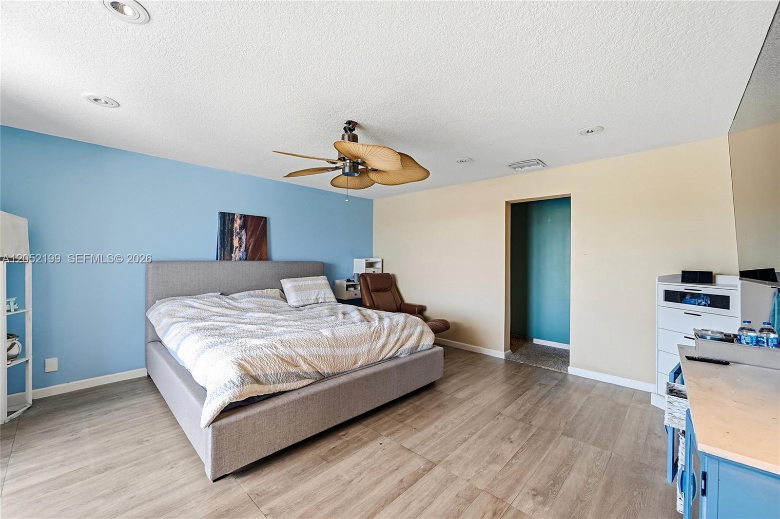 801 Palm Trail