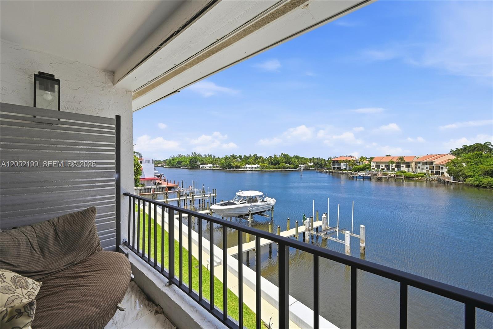 801 Palm Trail