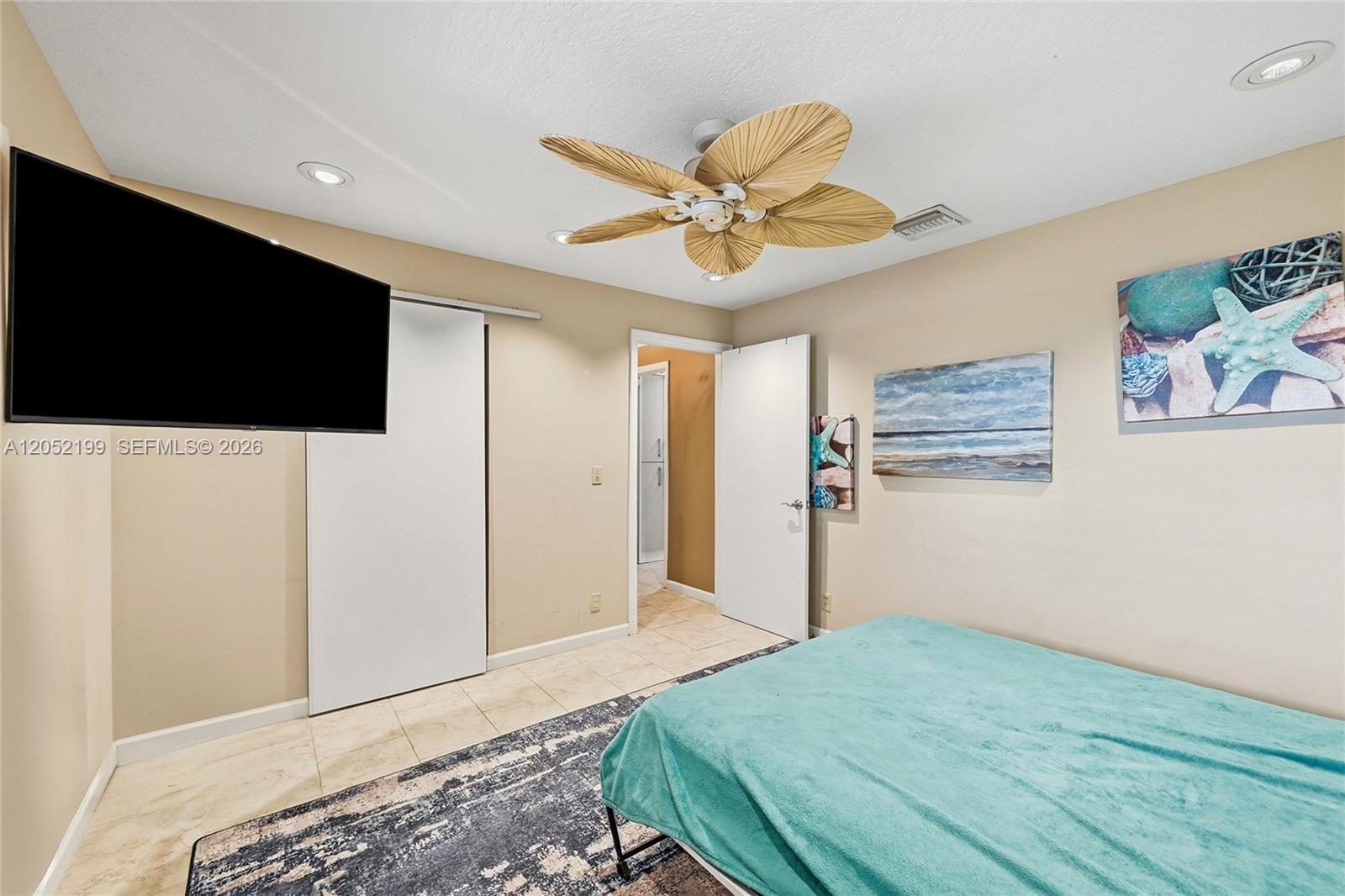 801 Palm Trail
