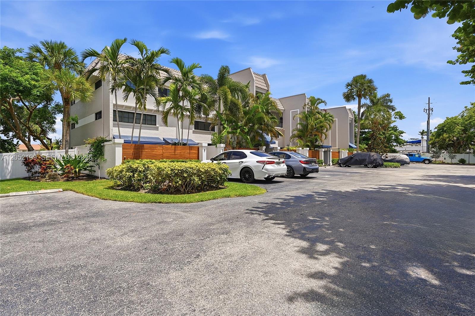 801 Palm Trail