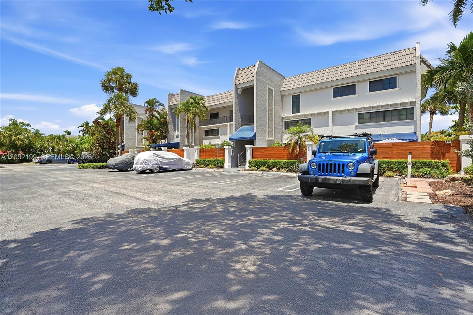 801 Palm Trail