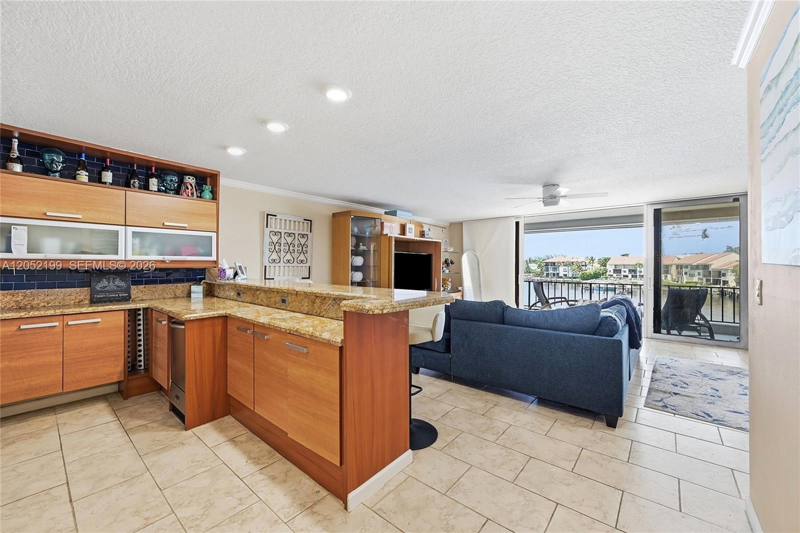 801 Palm Trail