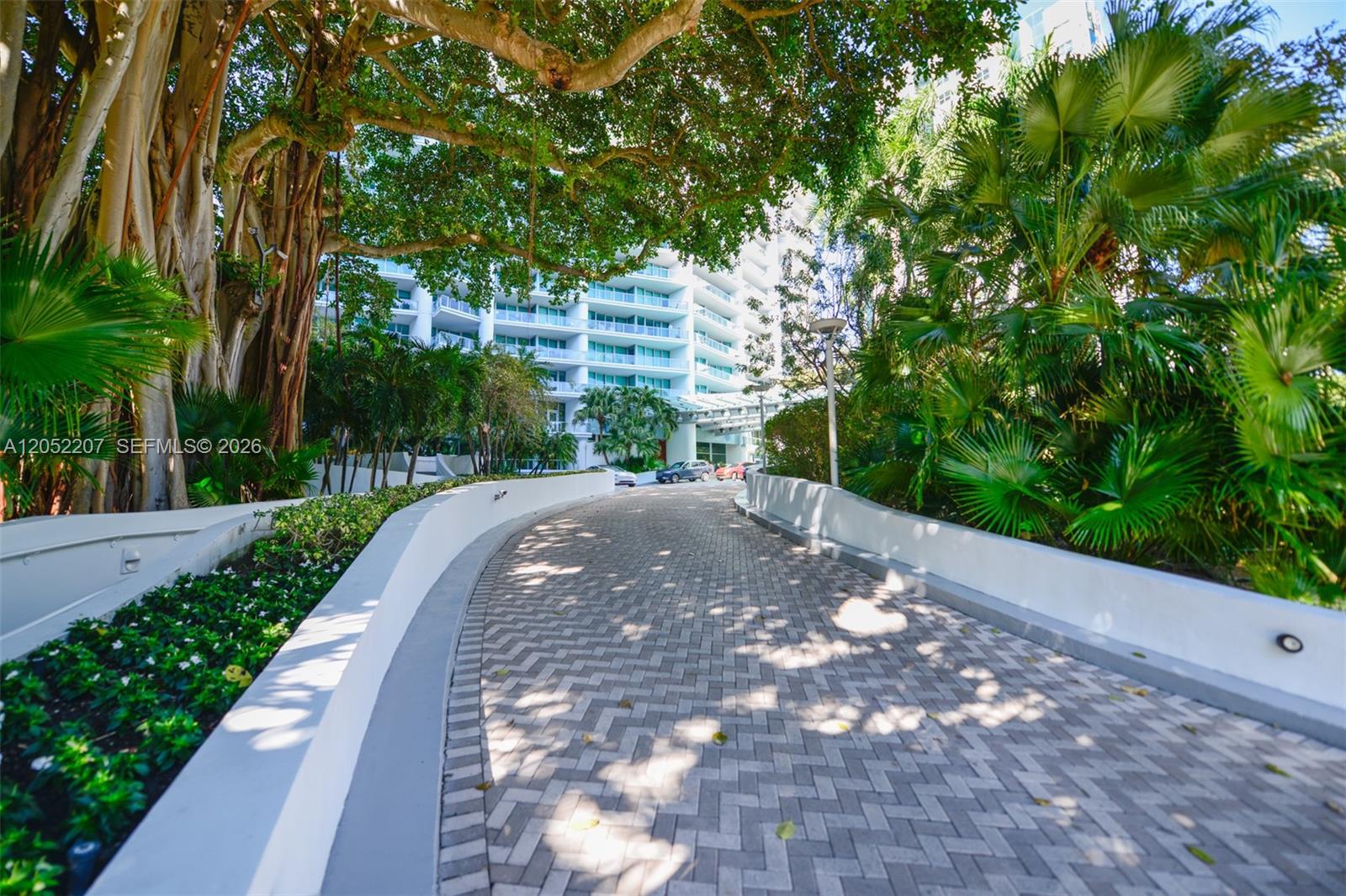 2627 S Bayshore Drive