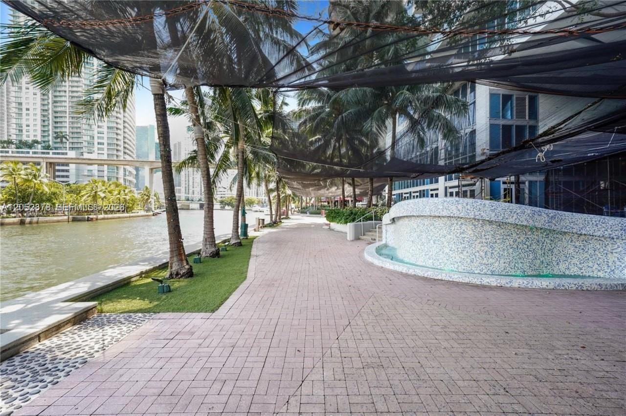 185 SW 7th Street
