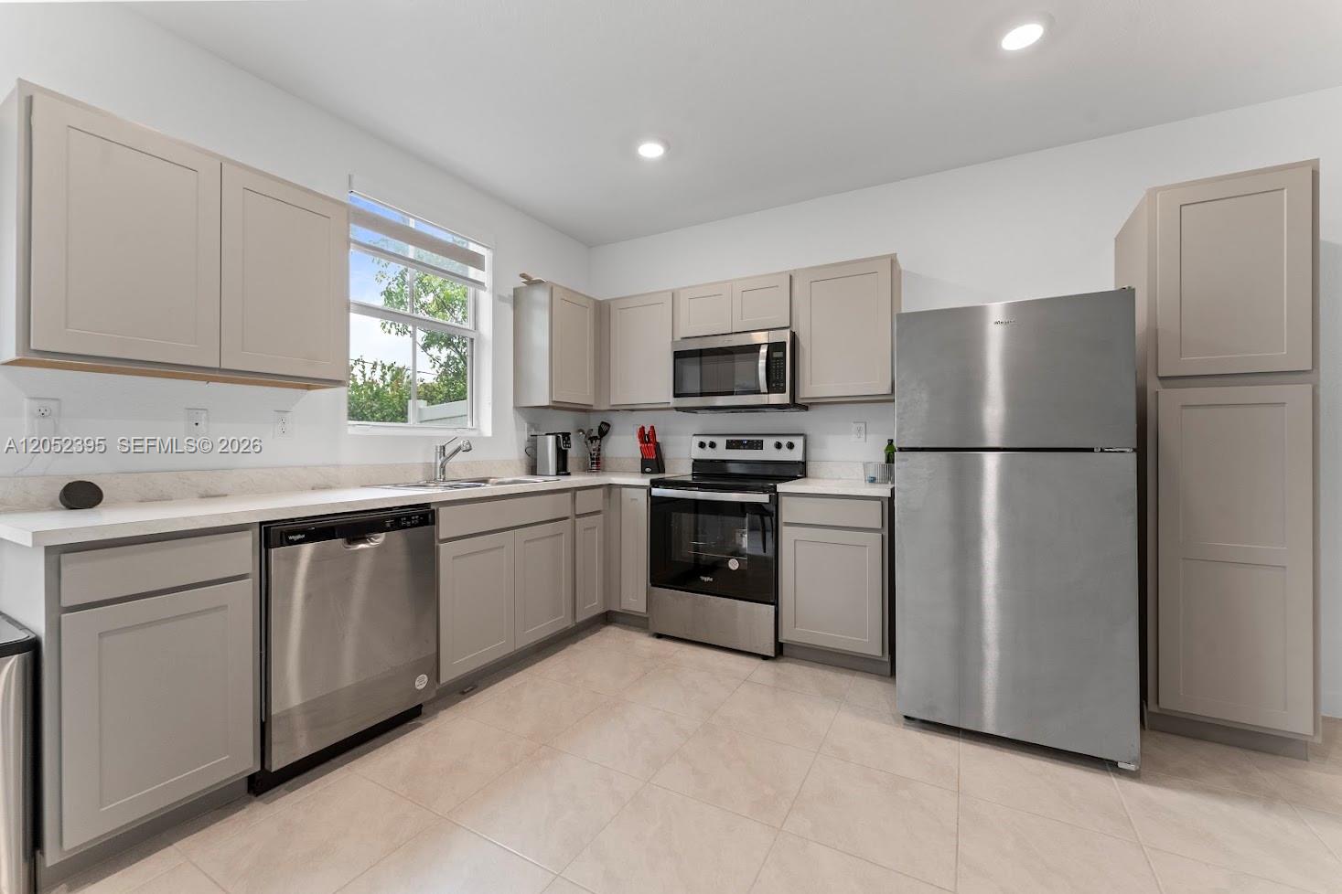 336 NW 8th Court gallery image #10