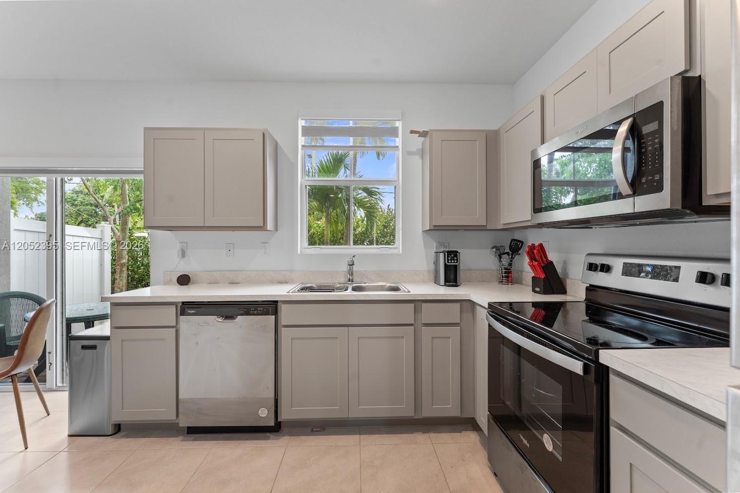 336 NW 8th Court gallery image #11
