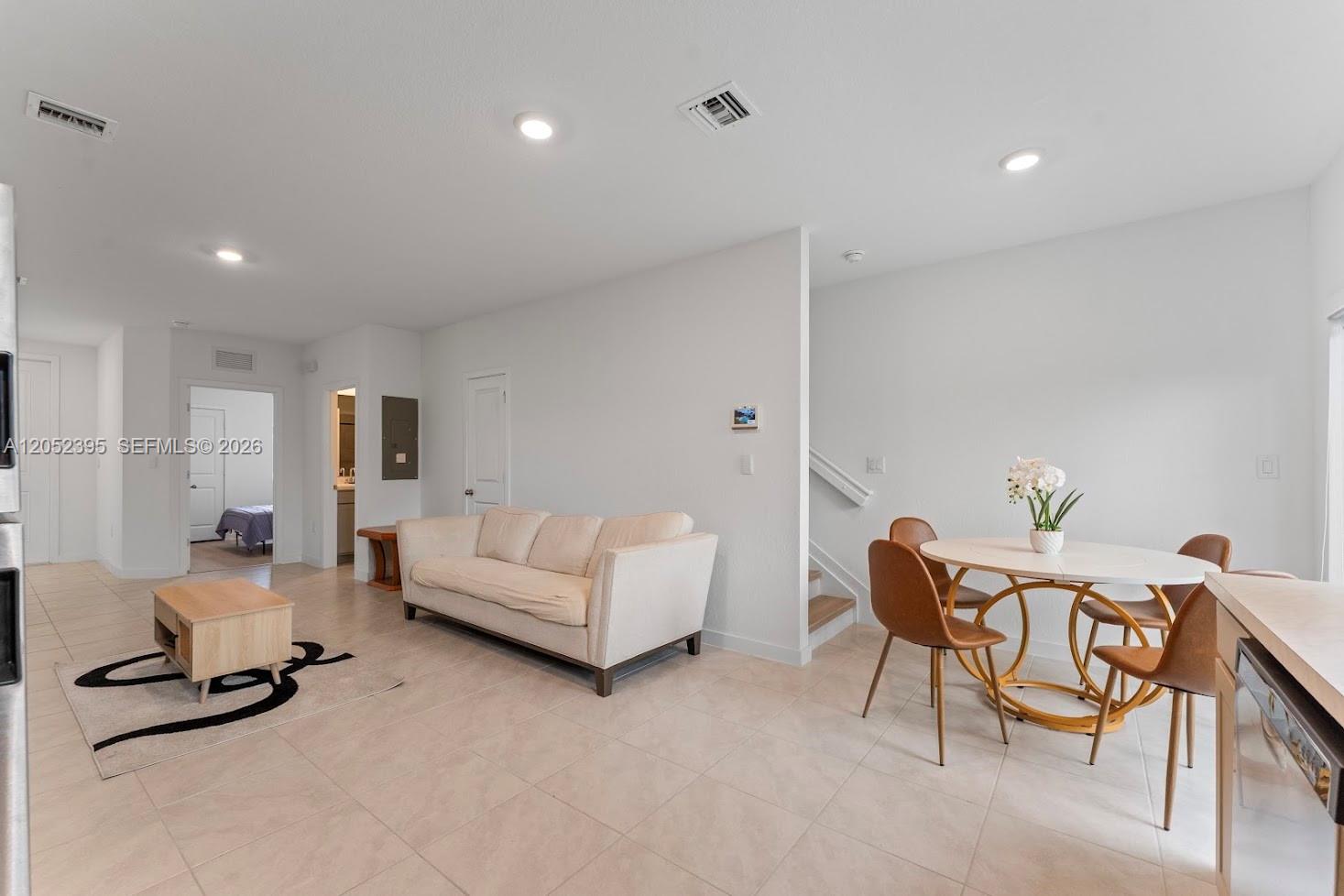 336 NW 8th Court gallery image #12