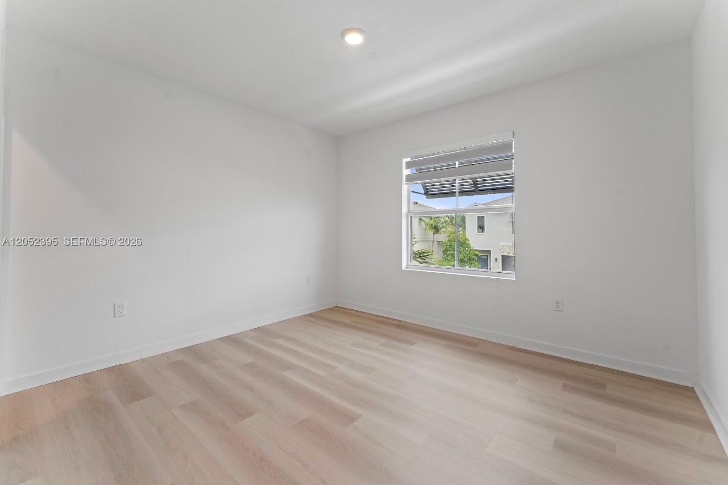 336 NW 8th Court gallery image #25