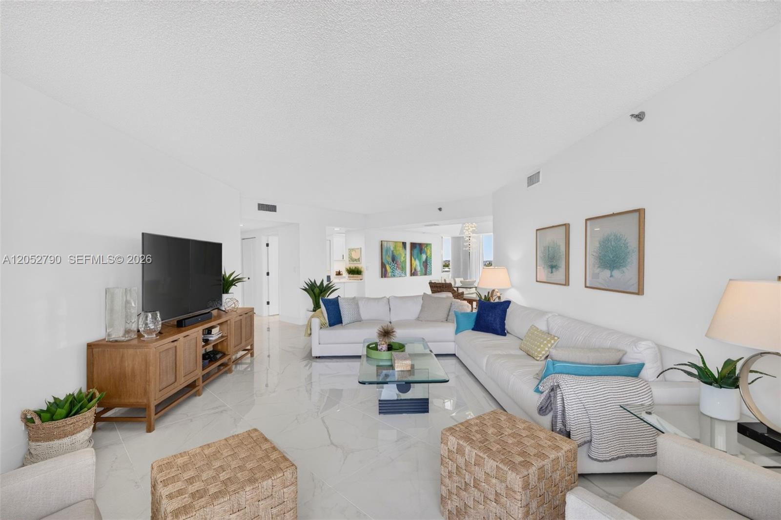 2800 Island Boulevard
