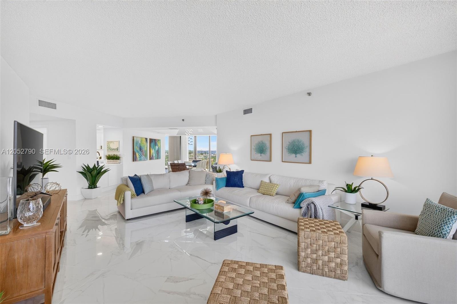 2800 Island Boulevard