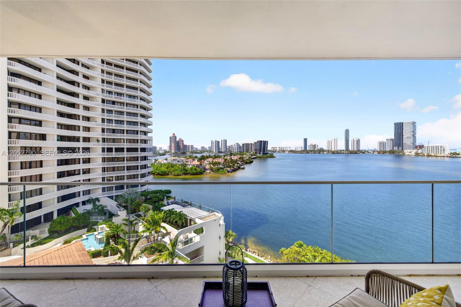 2800 Island Boulevard