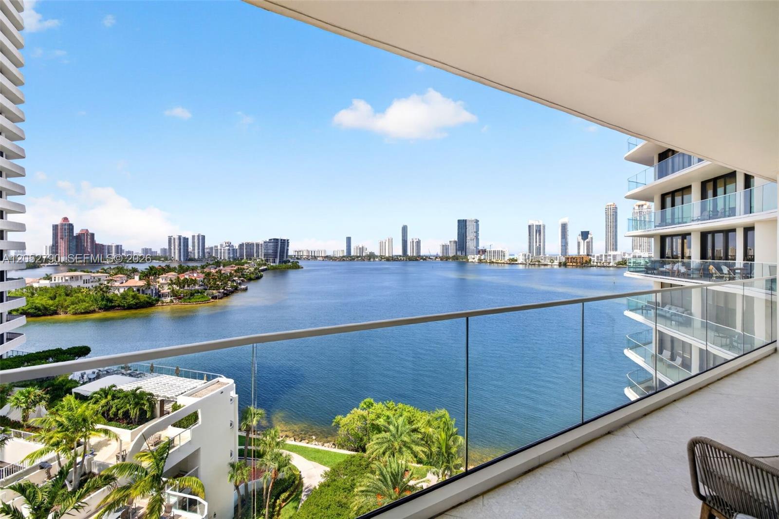 2800 Island Boulevard