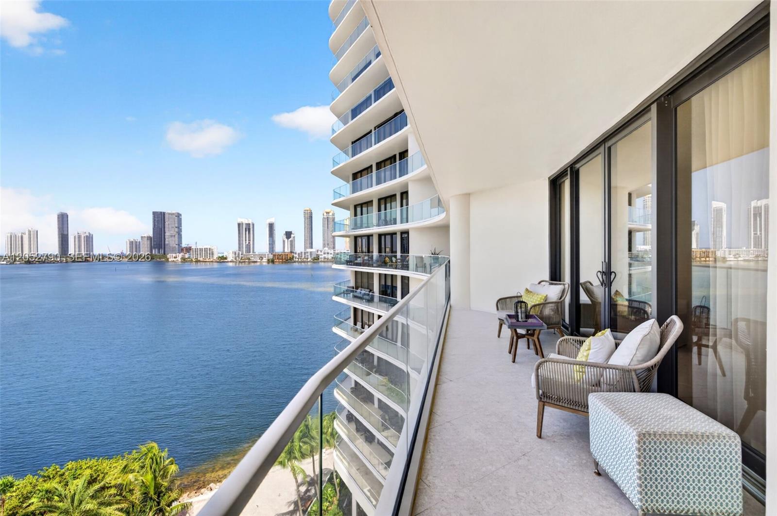2800 Island Boulevard