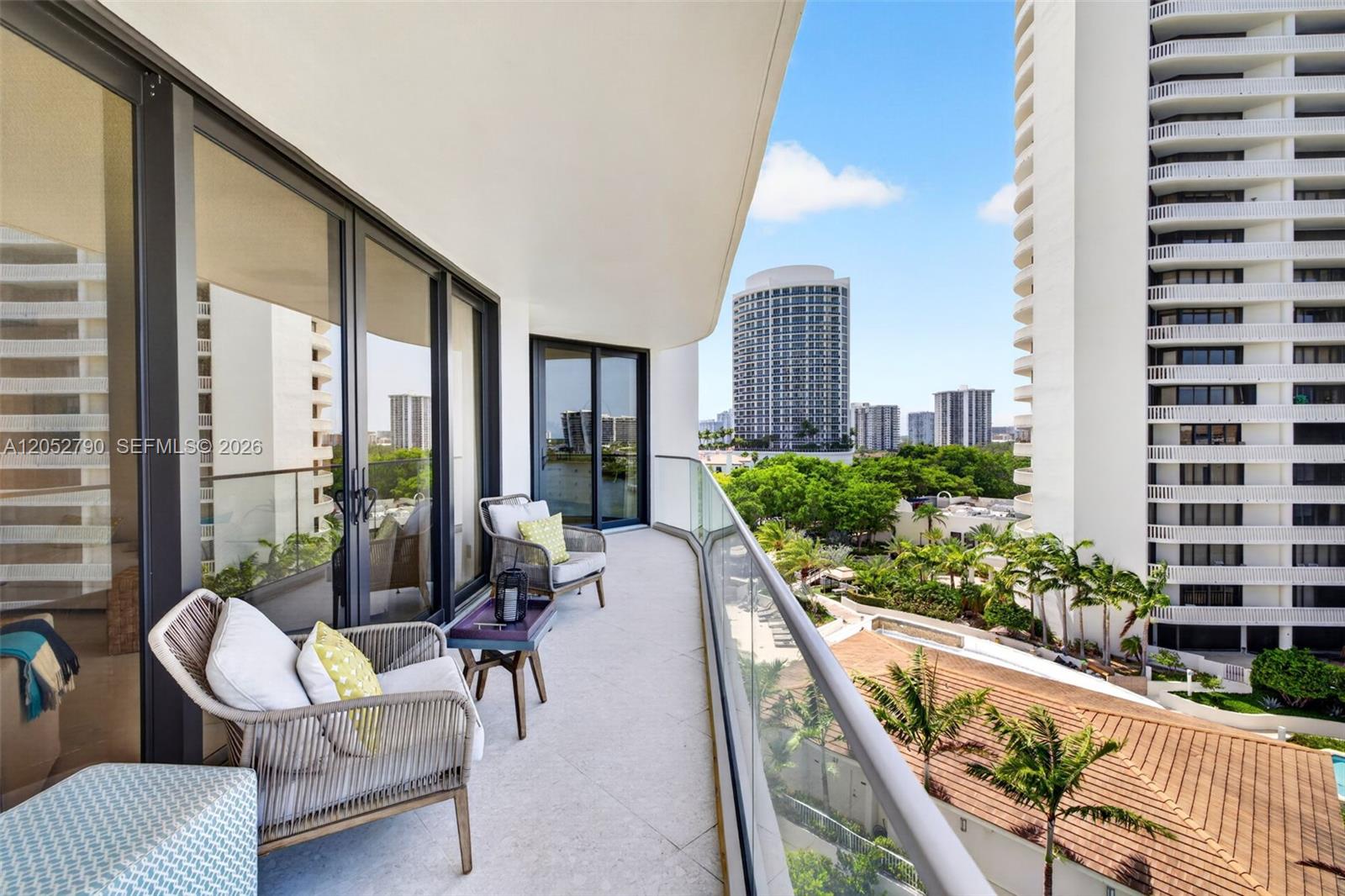 2800 Island Boulevard