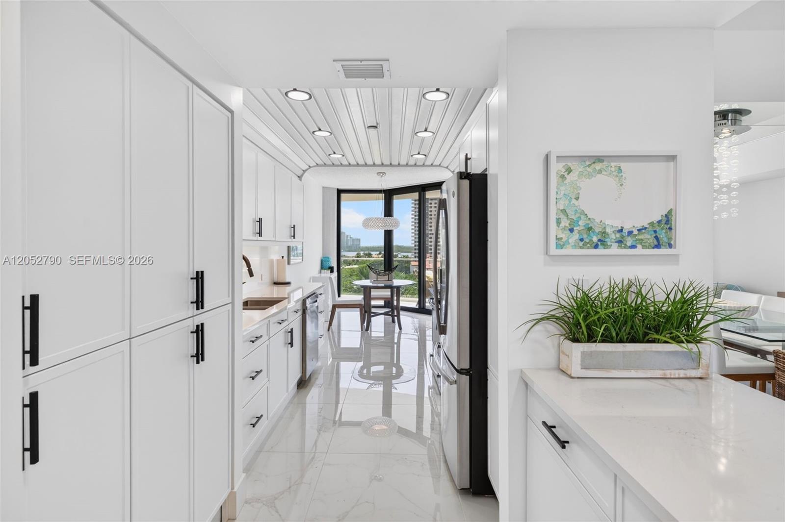 2800 Island Boulevard