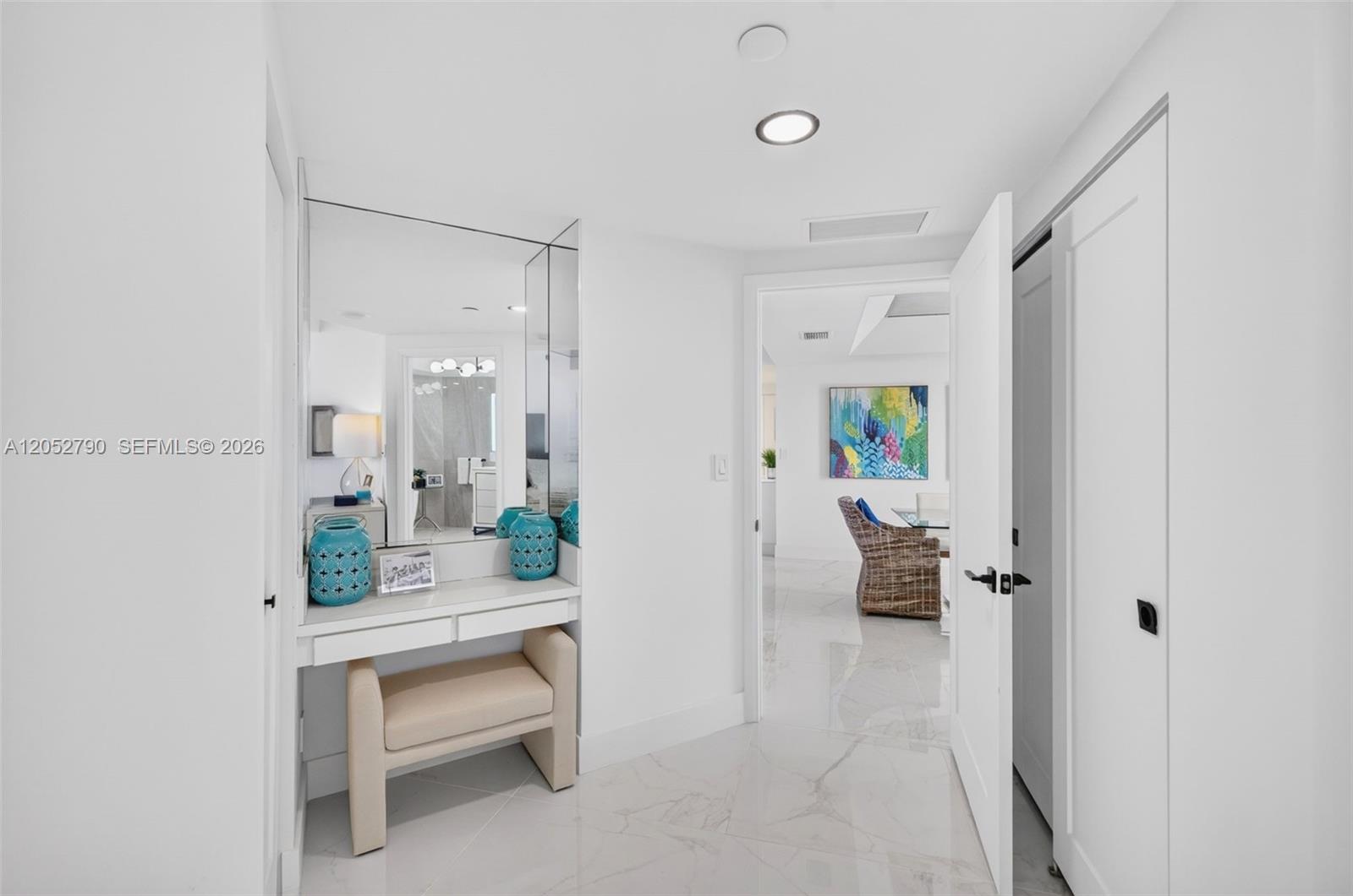 2800 Island Boulevard