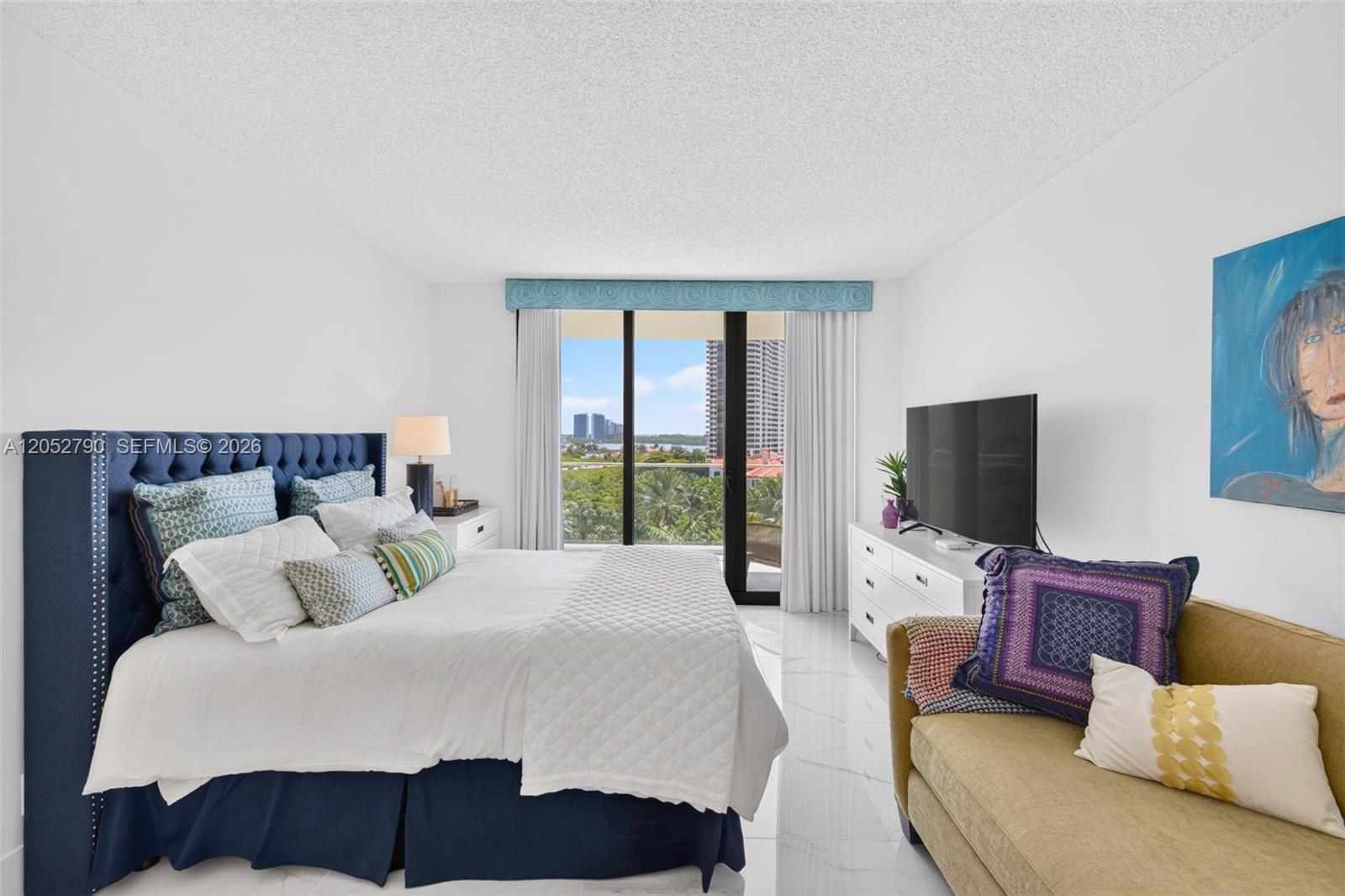 2800 Island Boulevard