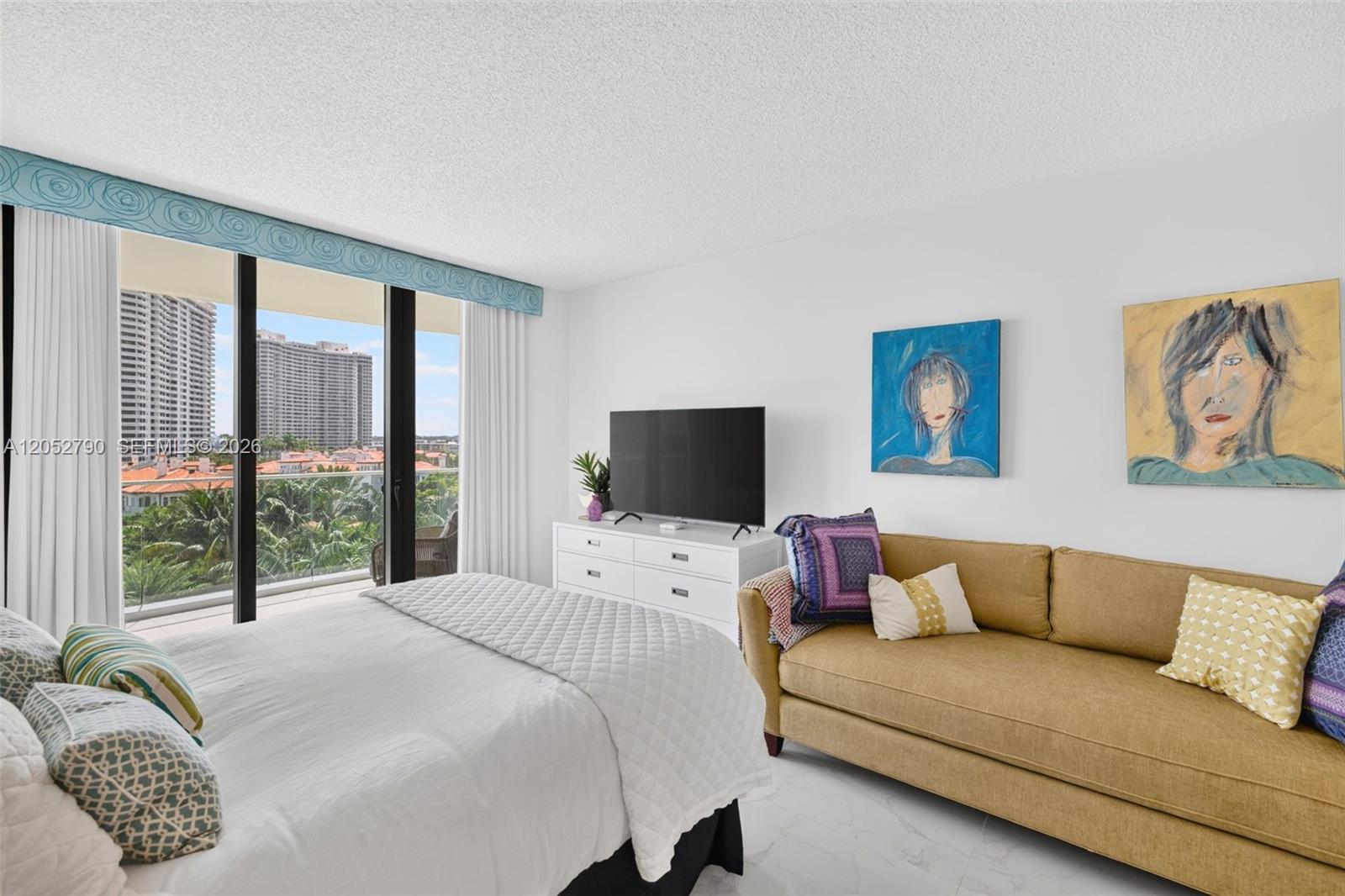2800 Island Boulevard