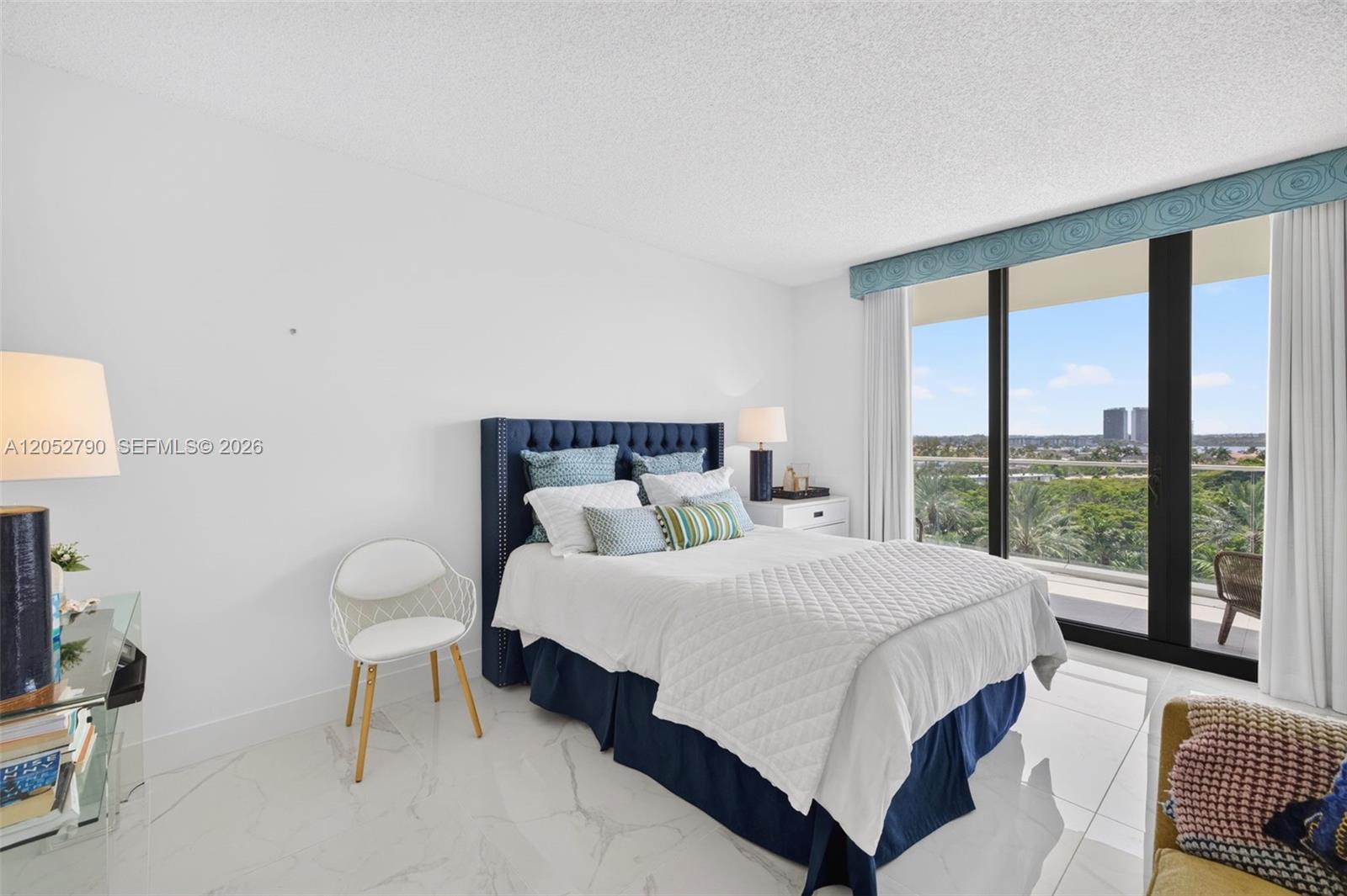 2800 Island Boulevard