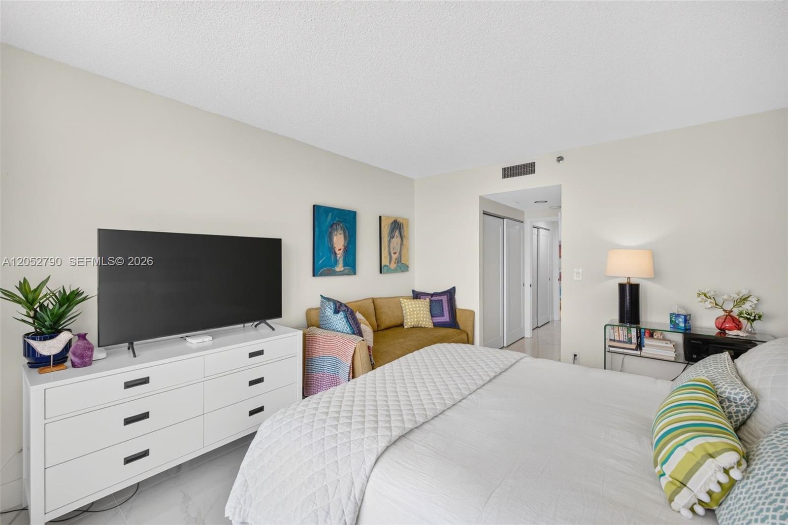 2800 Island Boulevard