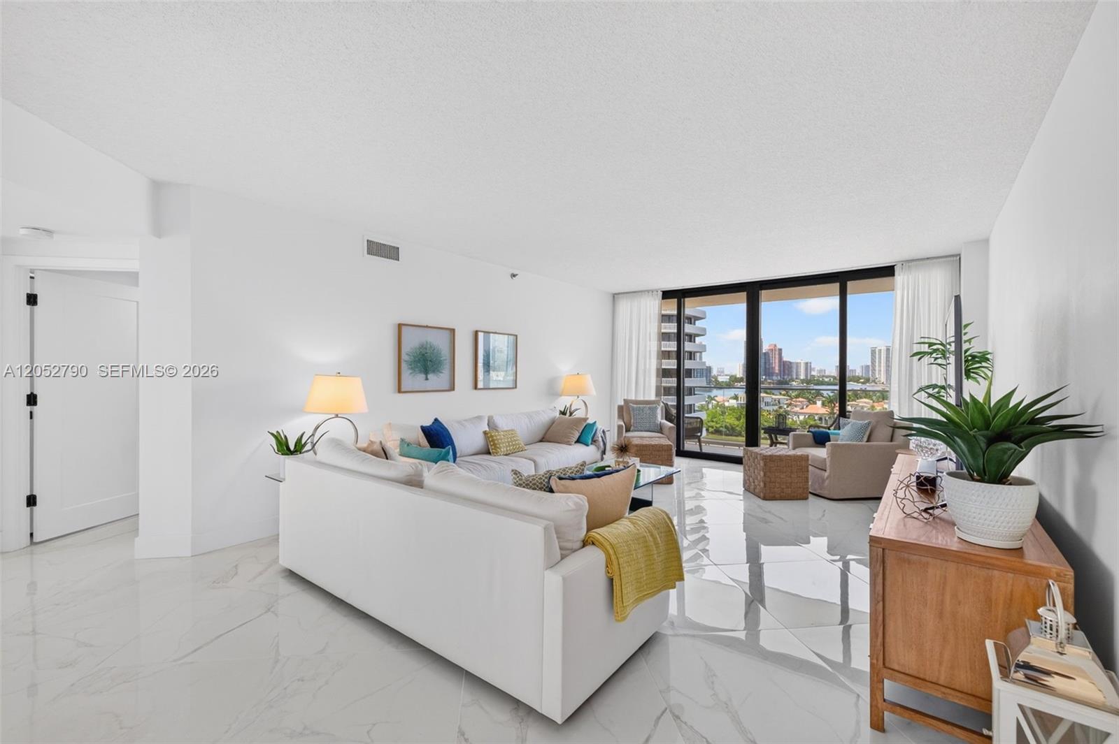 2800 Island Boulevard