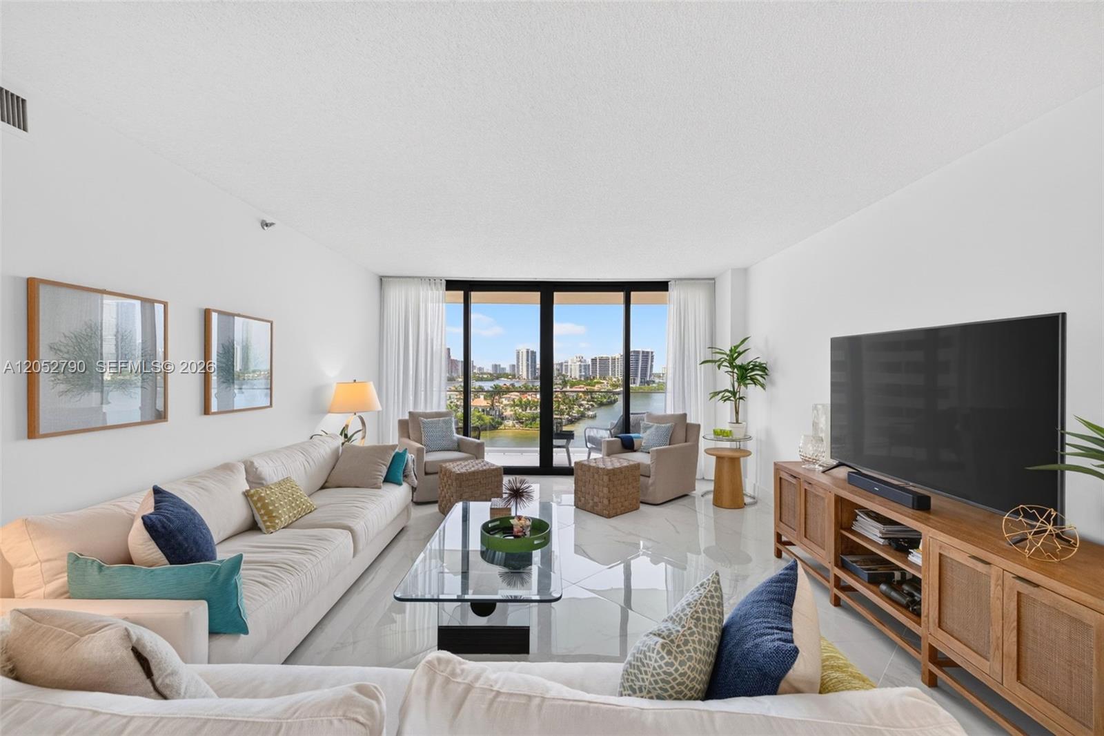 2800 Island Boulevard